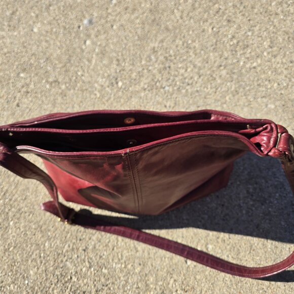 Burgundy leather shoulder bag - Picture 2 of 3